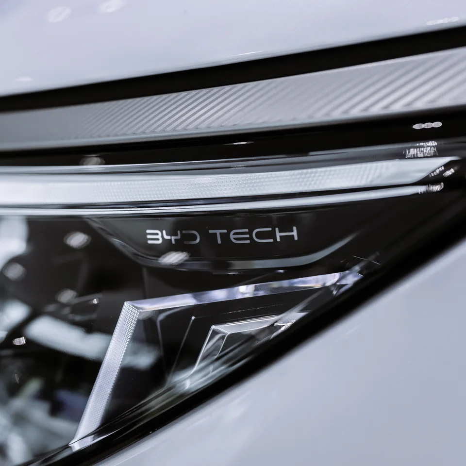 BYD M9 — Chi tiết đèn trước