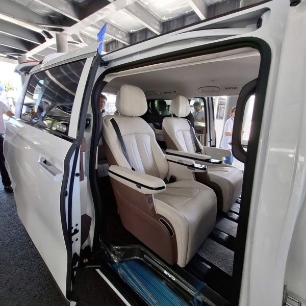 BYD M9
