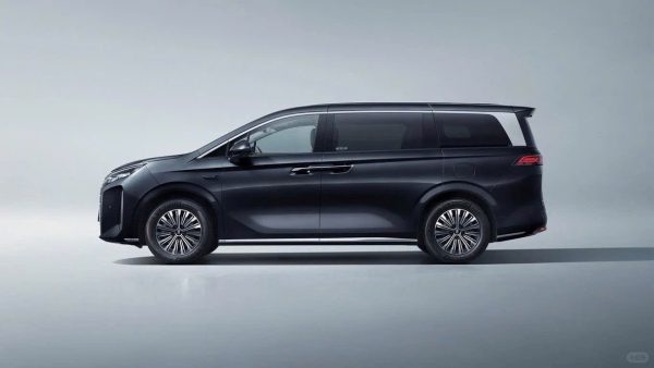 BYD M9