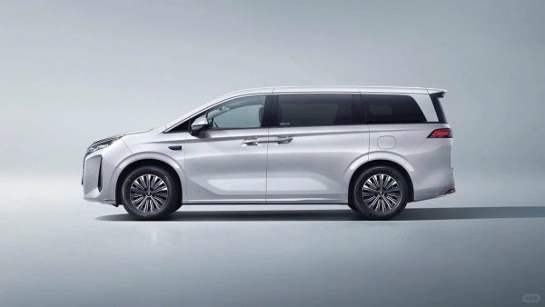 BYD M9