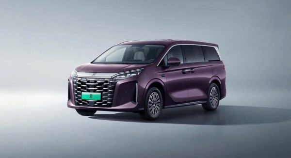 BYD M9