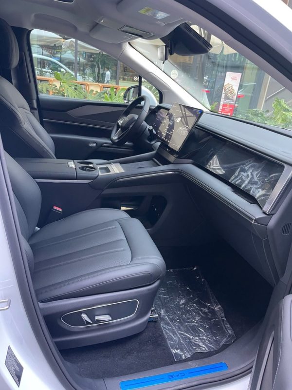 BYD M9